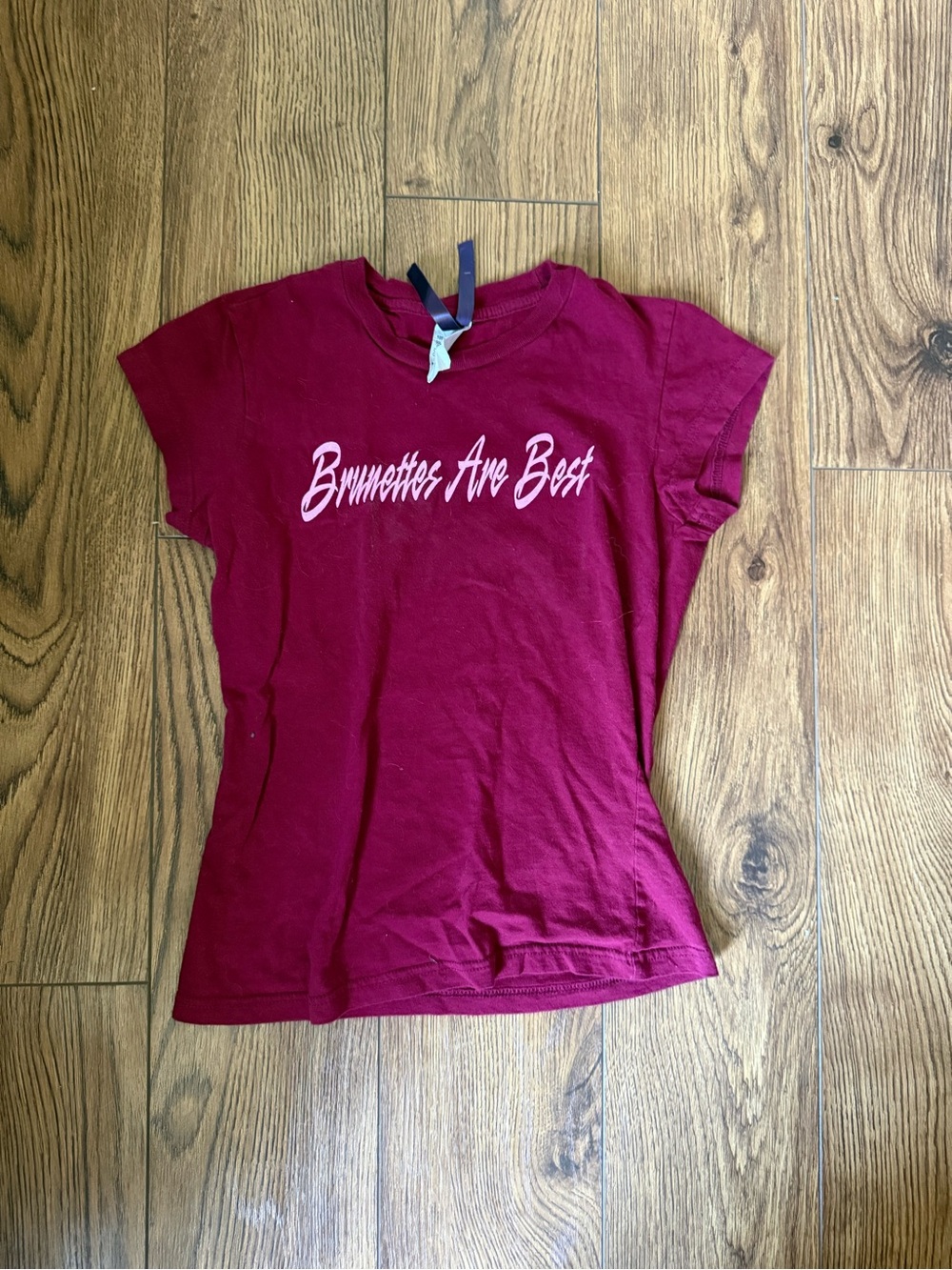 Y2K baby tee a Brunettes Are Best Short Sleeve T-Shirt - Burgundy